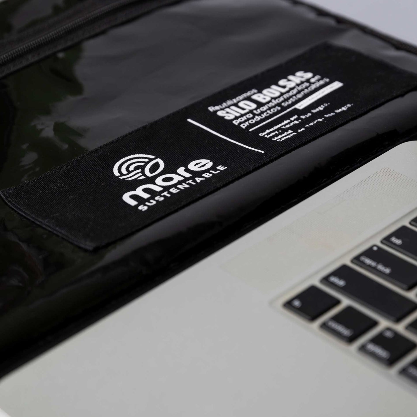 FUNDA NOTEBOOK
